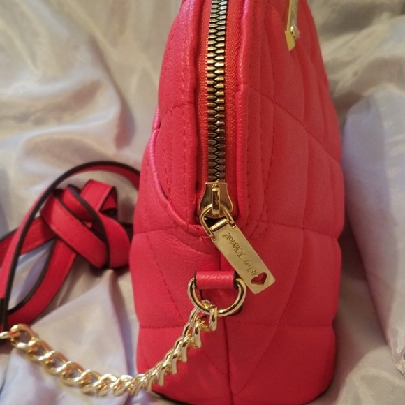 Betsey Johnson quilted red crossbody - Picture 2 of 2